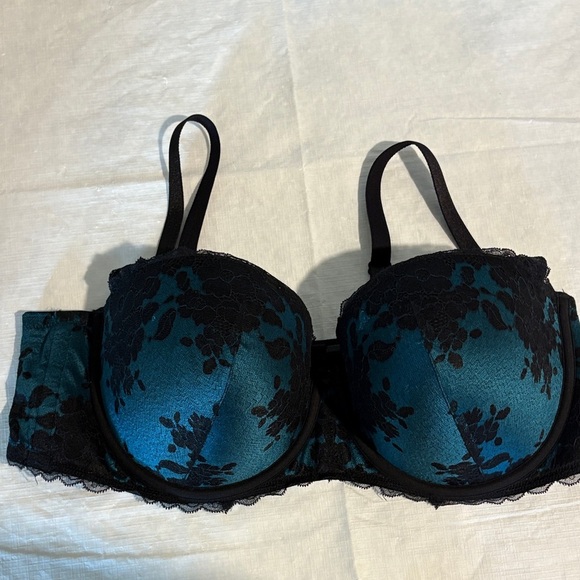 Torrid bombshell everyday Black and Teal Lace Bra - Picture 2 of 9